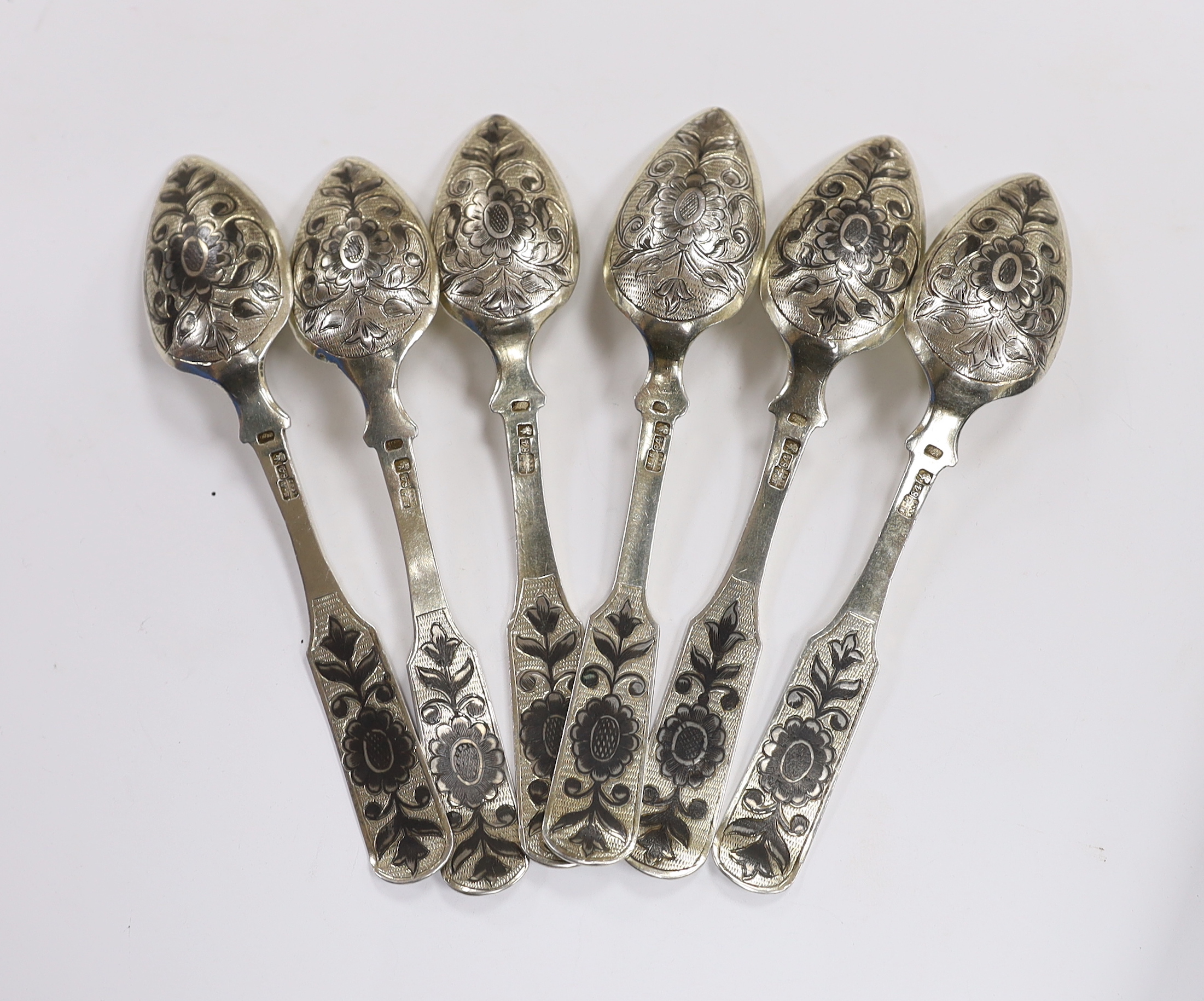 A set of six mid 19th century Russian 84 zolotnik and niello fiddle pattern teaspoons, assay master Nicholai Brubovin?, Moscow, 1843, 13.7cm, gross weight 152 grams.